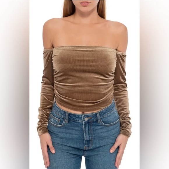 AFRM Jaxley Ribbed Velvet off the shoulder Top - Picture 1 of 4